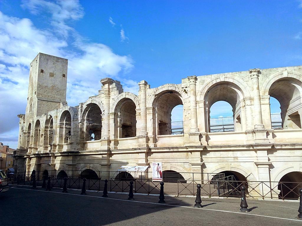 Le Nid Des Arènes Appartement *